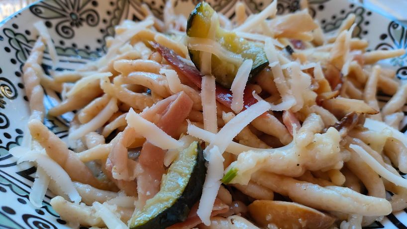 Strozzapreti con verdure e zucchine